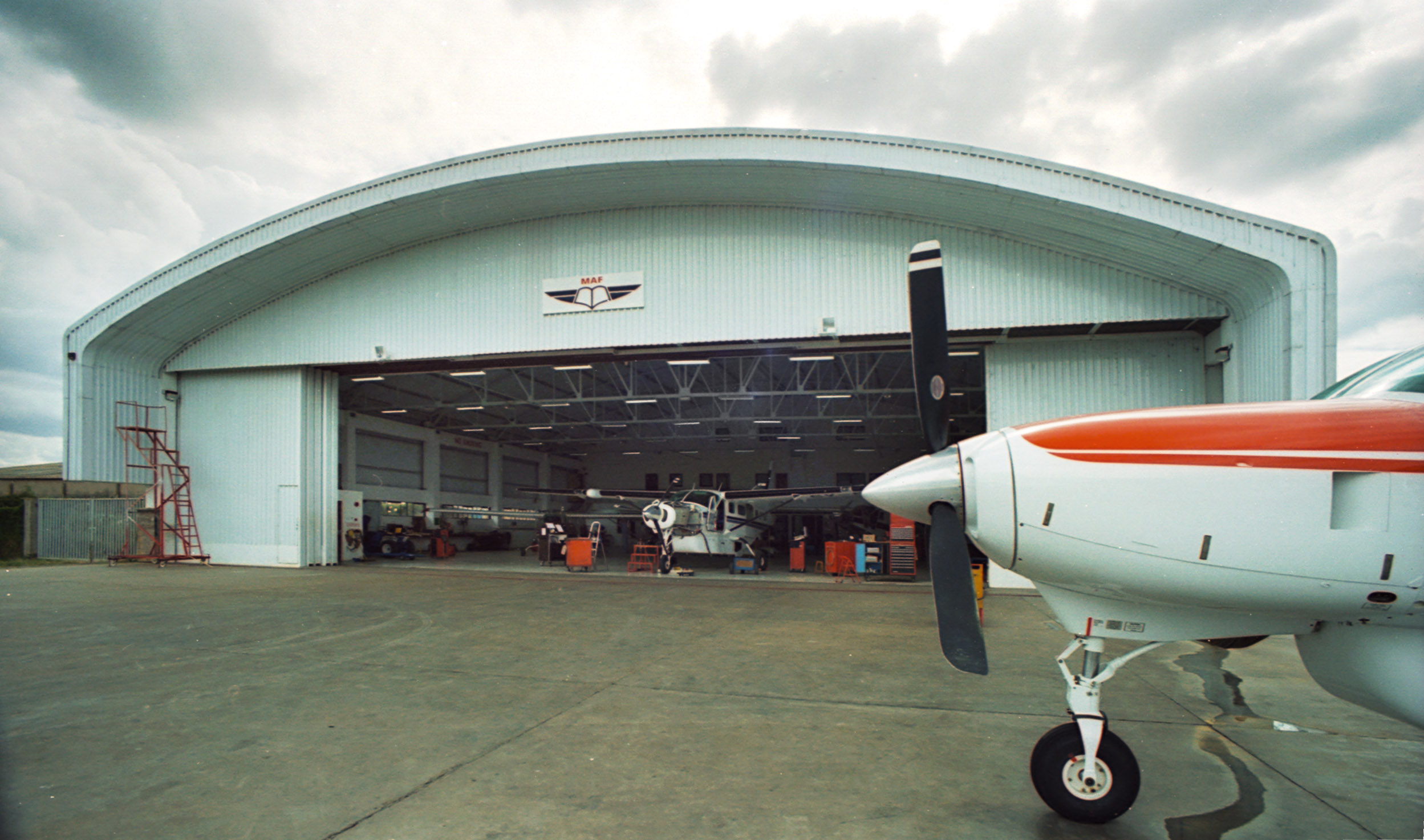 Mission Aviation Hangar, 1997 — image 2 of 3